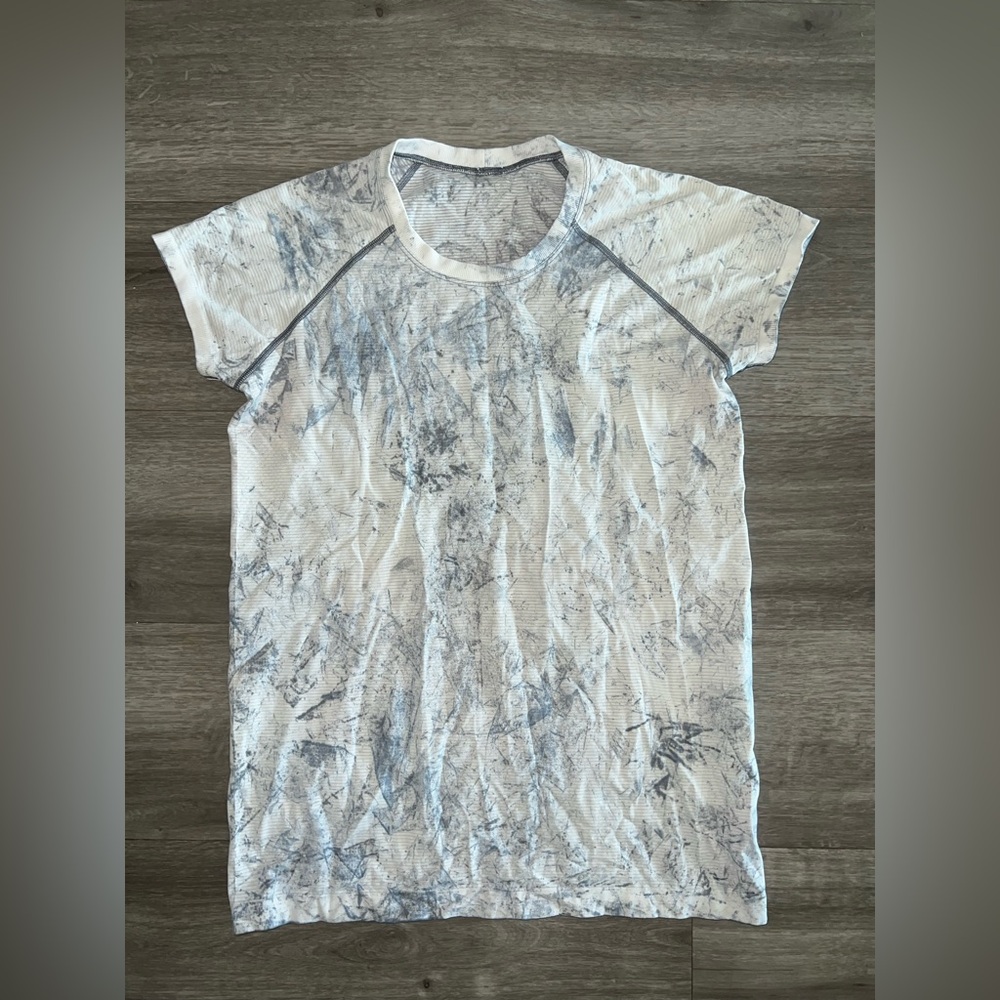 EUC Lululemon Short Sleeve Top